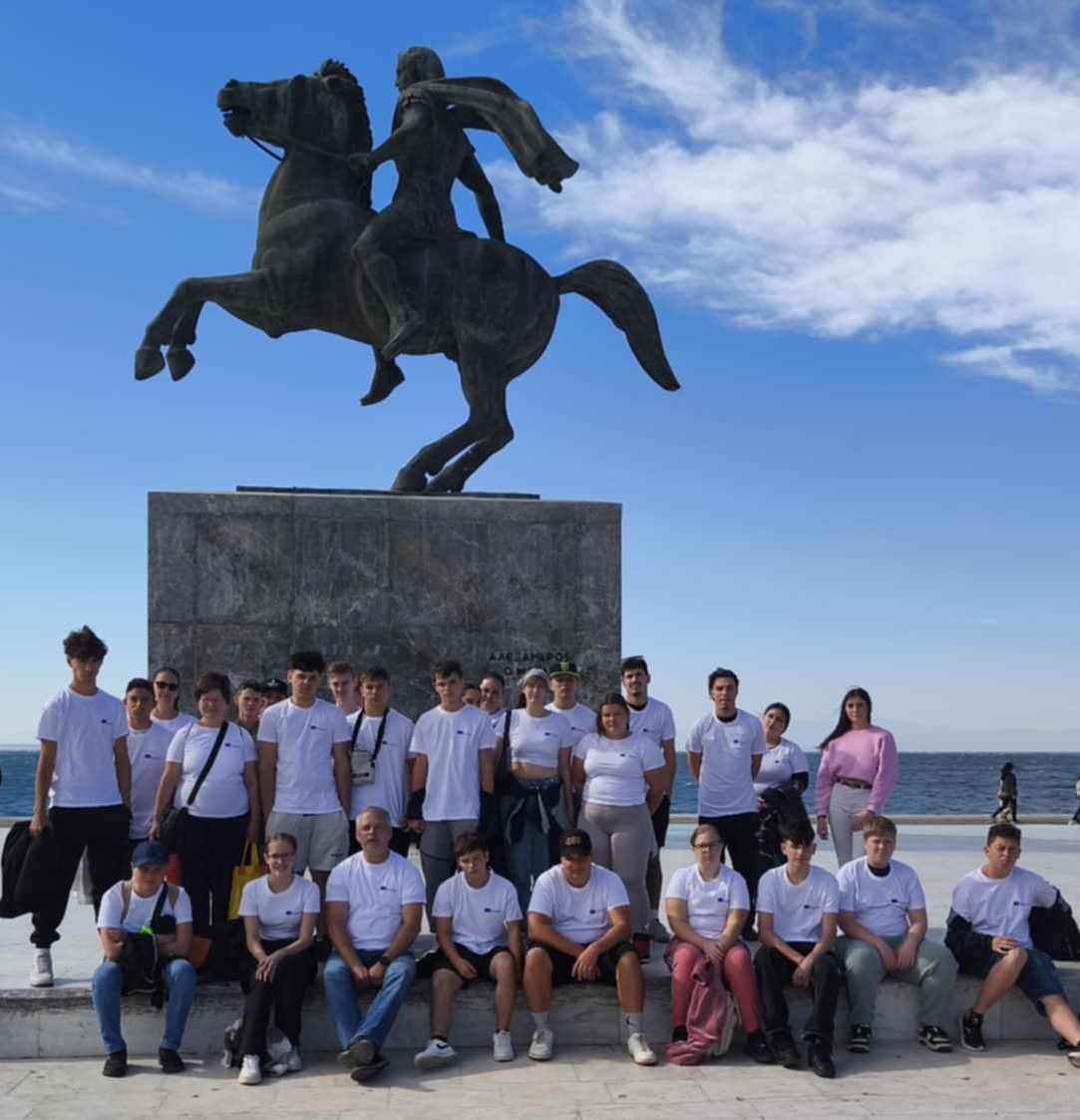 Nagy Sándor szobránál1.jpg